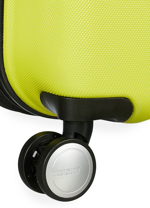 Este fabricat din ABS, care este renumit pentru rezistența sa mecanică extremă și durabilitate. AMERICAN TOURISTER, ESTE FABRICAT DIN ABS, CARE ESTE RENUMIT PENTRU REZISTENȚA SA MECANICĂ EXTREMĂ ȘI DURABILITATE. - BAGAJE DE MÂNĂ - TROLERE ȘI GENȚI DE VOIAJ