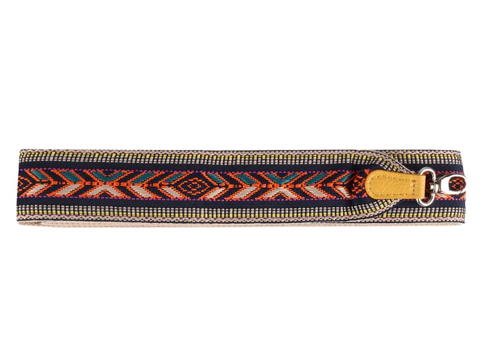 Crossbody kabelka má nápaditý textilný popruh, ktorý je dlhý 124 cm. ELEGA, CROSSBODY KABELKA MÁ NÁPADITÝ TEXTILNÝ POPRUH, KTORÝ JE DLHÝ 124 CM. - CROSSBODY KABELKY - KABELKY