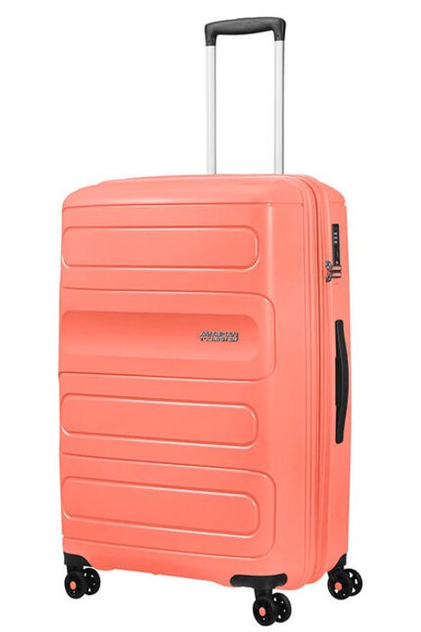 Je vyrobený zo 100% polypropylénu, ktorý sa vyznačuje vysokou odolnosťou, ľahko umývateľným povrchom a nižšou hmotnosťou. AMERICAN TOURISTER, JE VYROBENÝ ZO 100% POLYPROPYLÉNU, KTORÝ SA VYZNAČUJE VYSOKOU ODOLNOSŤOU, ĽAHKO UMÝVATEĽNÝM POVRCHOM A NIŽŠOU HMOTNOSŤOU. - ŠKRUPINOVÉ KUFRE - CESTOVNÉ KUFRE A TAŠKY