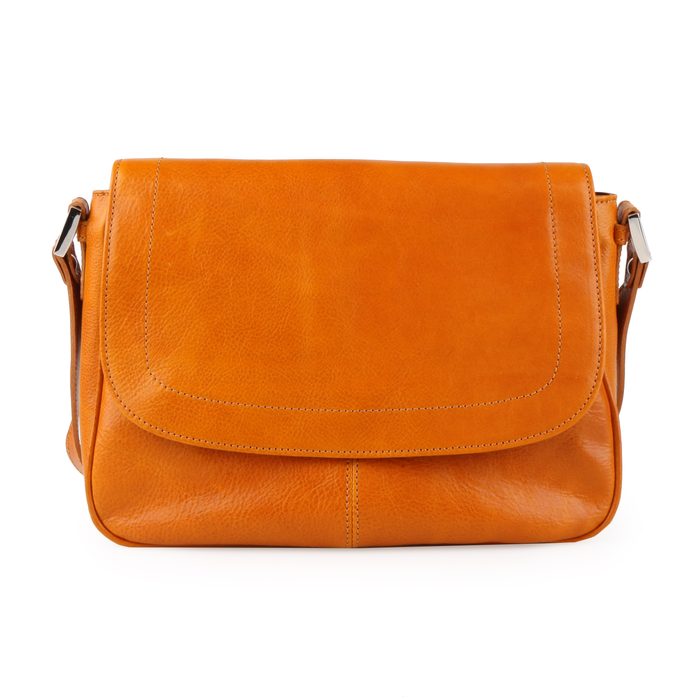 Praktická, nadčasová a prvotriednej kvality - práve taká je kožená crossbody kabelka pre dámy od českej značky Sněžka Náchod. SNĚŽKA NÁCHOD, PRAKTICKÁ, NADČASOVÁ A PRVOTRIEDNEJ KVALITY - PRÁVE TAKÁ JE KOŽENÁ CROSSBODY KABELKA PRE DÁMY OD ČESKEJ ZNAČKY SNĚŽKA NÁCHOD. - CROSSBODY KABELKY - KABELKY