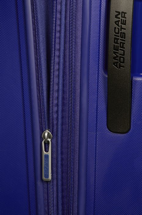 Kufor možno rozšíriť na rozmery 50 x 77 x 35 cm. AMERICAN TOURISTER, KUFOR MOŽNO ROZŠÍRIŤ NA ROZMERY 50 X 77 X 35 CM. - ŠKRUPINOVÉ KUFRE - CESTOVNÉ KUFRE A TAŠKY