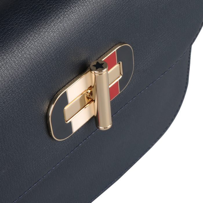 Kabelka Tommy Hilfiger z kolekcie Turnlock je vyrobená z hovädzej kože. TOMMY HILFIGER, KABELKA TOMMY HILFIGER Z KOLEKCIE TURNLOCK JE VYROBENÁ Z HOVÄDZEJ KOŽE. - CROSSBODY KABELKY - KABELKY