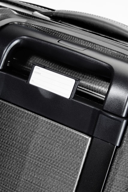 Samozřejmostí je integrovaná jmenovka na koleji SAMSONITE, SAMOZŘEJMOSTÍ JE INTEGROVANÁ JMENOVKA NA KOLEJI - SKOŘEPINOVÉ KUFRY - CESTOVNÍ KUFRY A TAŠKY