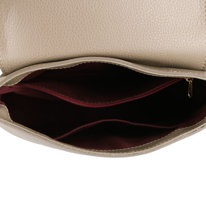 Uvnitř batohu najdete jednu otevřenou a jednu zipovou kapsičku na drobnosti. ELEGA BY DANA M, UVNITŘ BATOHU NAJDETE JEDNU OTEVŘENOU A JEDNU ZIPOVOU KAPSIČKU NA DROBNOSTI. - DÁMSKÉ BATOHY - BATOHY
