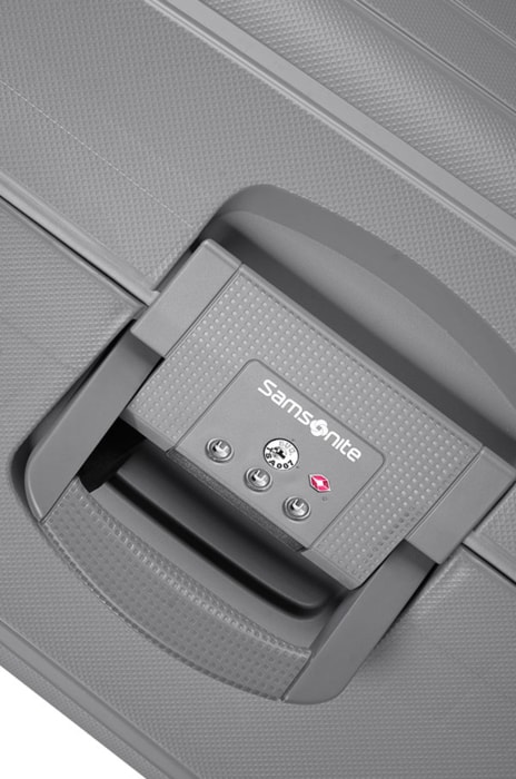 Samsonite uspěl ve výrobě extrémně lehké polypropylenové kolekce na tříbodové zamykání, a to díky revolučnímu, polypropylenovému materiálu Flowlite. SAMSONITE, SAMSONITE USPĚL VE VÝROBĚ EXTRÉMNĚ LEHKÉ POLYPROPYLENOVÉ KOLEKCE NA TŘÍBODOVÉ ZAMYKÁNÍ, A TO DÍKY REVOLUČNÍMU, POLYPROPYLENOVÉMU MATERIÁLU FLOWLITE. - ŠKRUPINOVÉ KUFRE - CESTOVNÉ KUFRE A TAŠKY