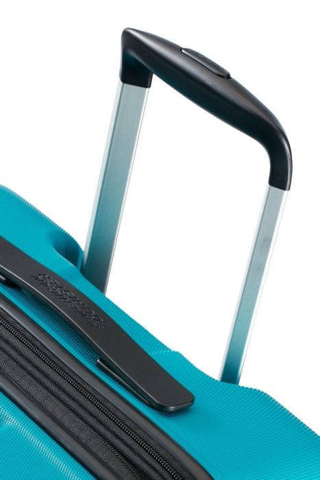 Kufr lze rozšířit na rozměry 50 x 78 x 34 cm. AMERICAN TOURISTER, KUFR LZE ROZŠÍŘIT NA ROZMĚRY 50 X 78 X 34 CM. - SKOŘEPINOVÉ KUFRY - CESTOVNÍ KUFRY A TAŠKY