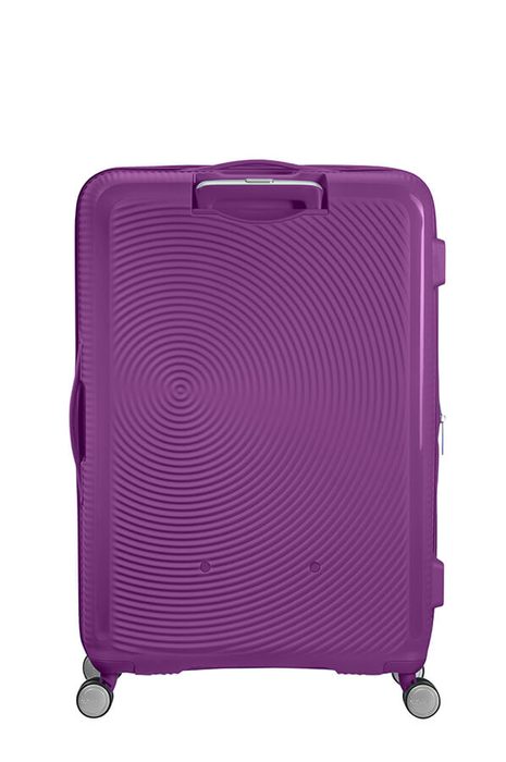 Hravý kruhový vzhled s kontrastním matným a lesklým povrchem jistě zaujme všude, kam se s ním podíváte. AMERICAN TOURISTER, HRAVÝ KRUHOVÝ VZHLED S KONTRASTNÍM MATNÝM A LESKLÝM POVRCHEM JISTĚ ZAUJME VŠUDE, KAM SE S NÍM PODÍVÁTE. - SKOŘEPINOVÉ KUFRY - CESTOVNÍ KUFRY A TAŠKY