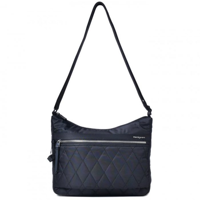 Nosit ji můžete buď přes rameno, nebo díky nastavitelnému popruhu (max. 130 cm) jako crossbody. Výběr je pouze na vás. HEDGREN, NOSIT JI MŮŽETE BUĎ PŘES RAMENO, NEBO DÍKY NASTAVITELNÉMU POPRUHU (MAX. 130 CM) JAKO CROSSBODY. VÝBĚR JE POUZE NA VÁS. - KABELKY PŘES RAMENO - KABELKY