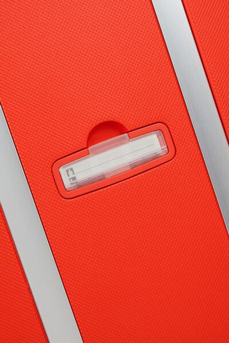 Integrovaná jmenovka na zadní straně kufru. SAMSONITE, INTEGROVANÁ JMENOVKA NA ZADNÍ STRANĚ KUFRU. - ŠKRUPINOVÉ KUFRE - CESTOVNÉ KUFRE A TAŠKY