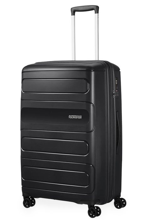 Je vyrobený zo 100% polypropylénu, ktorý sa vyznačuje vysokou odolnosťou, ľahko umývateľným povrchom a nižšou hmotnosťou. AMERICAN TOURISTER, JE VYROBENÝ ZO 100% POLYPROPYLÉNU, KTORÝ SA VYZNAČUJE VYSOKOU ODOLNOSŤOU, ĽAHKO UMÝVATEĽNÝM POVRCHOM A NIŽŠOU HMOTNOSŤOU. - ŠKRUPINOVÉ KUFRE - CESTOVNÉ KUFRE A TAŠKY