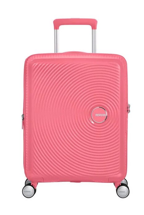 Pro pohodlné převážení z místa na místo je kufr vybaven čtyřmi dvojitými kolečky, která se otáčejí v plném rozsahu 360°. AMERICAN TOURISTER, PRO POHODLNÉ PŘEVÁŽENÍ Z MÍSTA NA MÍSTO JE KUFR VYBAVEN ČTYŘMI DVOJITÝMI KOLEČKY, KTERÁ SE OTÁČEJÍ V PLNÉM ROZSAHU 360°. - PŘÍRUČNÍ ZAVAZADLA - CESTOVNÍ KUFRY A TAŠKY