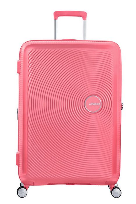 Pro pohodlné převážení z místa na místo je kufr vybaven čtyřmi dvojitými kolečky, která se otáčejí v plném rozsahu 360°. AMERICAN TOURISTER, PRO POHODLNÉ PŘEVÁŽENÍ Z MÍSTA NA MÍSTO JE KUFR VYBAVEN ČTYŘMI DVOJITÝMI KOLEČKY, KTERÁ SE OTÁČEJÍ V PLNÉM ROZSAHU 360°. - SKOŘEPINOVÉ KUFRY - CESTOVNÍ KUFRY A TAŠKY