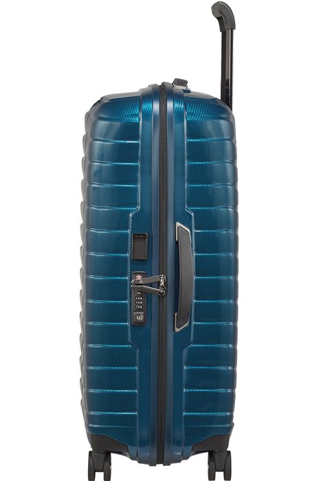 Tento kufr disponuje integrovaným TSA zámkem pro bezpečné cestování po celém světě. SAMSONITE, TENTO KUFR DISPONUJE INTEGROVANÝM TSA ZÁMKEM PRO BEZPEČNÉ CESTOVÁNÍ PO CELÉM SVĚTĚ. - SKOŘEPINOVÉ KUFRY - CESTOVNÍ KUFRY A TAŠKY