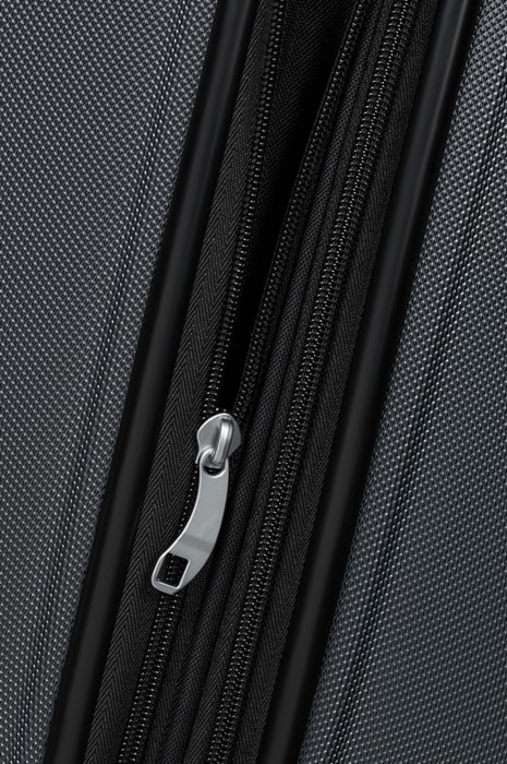 Pre pohodlné prevážanie z miesta na miesto je kufor vybavený štyrmi kolieskami, s ktorými sa jednoducho manipuluje. AMERICAN TOURISTER, PRE POHODLNÉ PREVÁŽANIE Z MIESTA NA MIESTO JE KUFOR VYBAVENÝ ŠTYRMI KOLIESKAMI, S KTORÝMI SA JEDNODUCHO MANIPULUJE. - ŠKRUPINOVÉ KUFRE - CESTOVNÉ KUFRE A TAŠKY