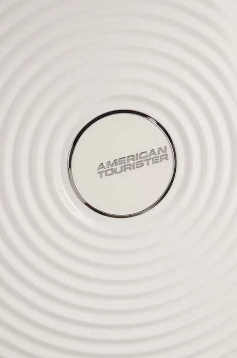 Hravý kruhový vzhled s kontrastním matným a lesklým povrchem jistě zaujme všude, kam se s ním podíváte. AMERICAN TOURISTER, HRAVÝ KRUHOVÝ VZHLED S KONTRASTNÍM MATNÝM A LESKLÝM POVRCHEM JISTĚ ZAUJME VŠUDE, KAM SE S NÍM PODÍVÁTE. - PŘÍRUČNÍ ZAVAZADLA - CESTOVNÍ KUFRY A TAŠKY