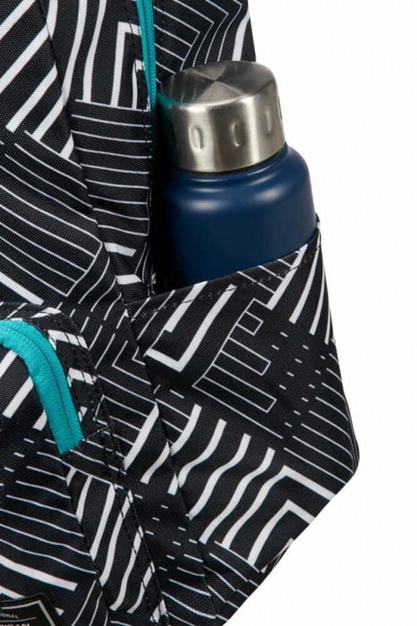 Boční kapsa může posloužit pro uschování lahve na pití. AMERICAN TOURISTER, BOČNÍ KAPSA MŮŽE POSLOUŽIT PRO USCHOVÁNÍ LAHVE NA PITÍ. - DÁMSKÉ BATOHY - BATOHY