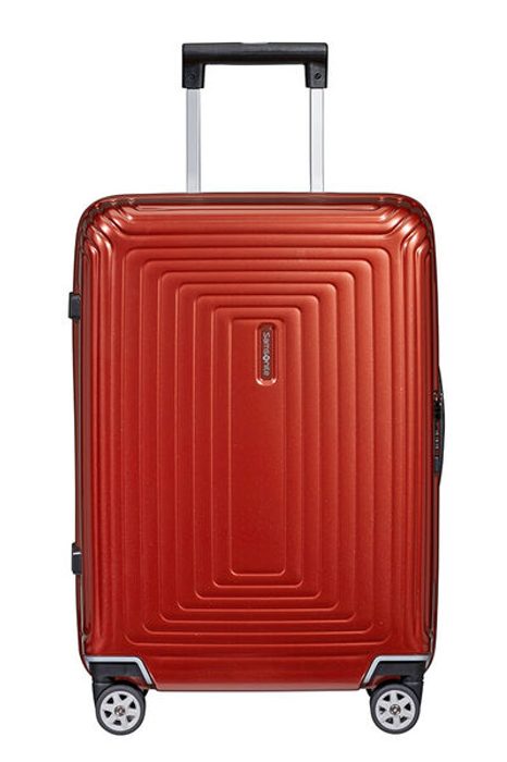 Neopulse este un troler cu carcasă rigidă care combină perfect greutatea redusă și rezistența grație designului armat brevetat și a colțurilor cu extra protecție. SAMSONITE, NEOPULSE ESTE UN TROLER CU CARCASĂ RIGIDĂ CARE COMBINĂ PERFECT GREUTATEA REDUSĂ ȘI REZISTENȚA GRAȚIE DESIGNULUI ARMAT BREVETAT ȘI A COLȚURILOR CU EXTRA PROTECȚIE. - TROLERE RIGIDE - TROLERE ȘI GENȚI DE VOIAJ
