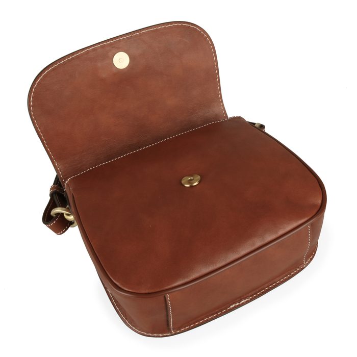 Kabelka je uzatvárateľná klopňou a magnetom. Skvele drží tvar. GIUDI, KABELKA JE UZATVÁRATEĽNÁ KLOPŇOU A MAGNETOM. SKVELE DRŽÍ TVAR. - CROSSBODY KABELKY - KABELKY