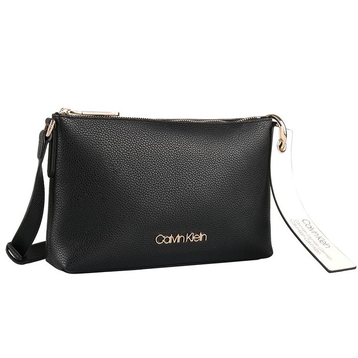 Ozdobte se stylovou dámskou kabelkou Calvin Klein z nové kolekce jaro/léto 2019. Praktickou velikost a elegantní design si zamilujete. CALVIN KLEIN, OZDOBTE SE STYLOVOU DÁMSKOU KABELKOU CALVIN KLEIN Z NOVÉ KOLEKCE JARO/LÉTO 2019. PRAKTICKOU VELIKOST A ELEGANTNÍ DESIGN SI ZAMILUJETE. - CROSSBODY KABELKY - KABELKY