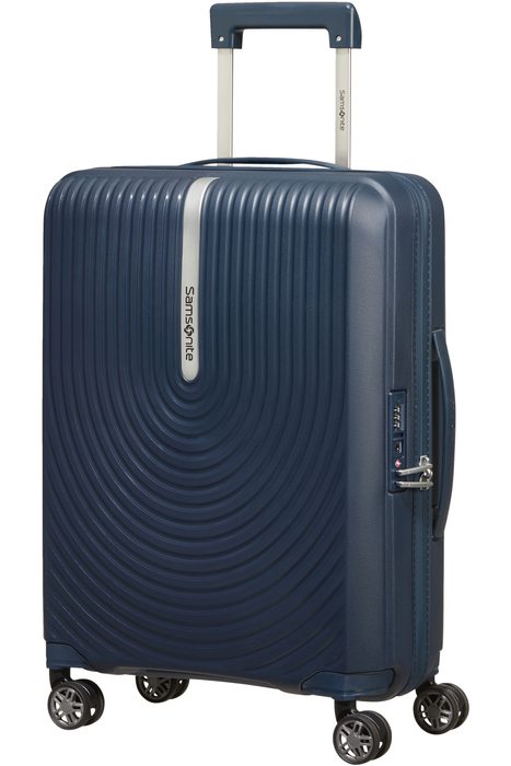 Vykročte z davu s moderním perfektně vybaveným kufrem Hi-Fi od značky Samsonite. Příruční kufr je vyroben z odlehčeného a zároveň velmi odolného polypropylenu. SAMSONITE, VYKROČTE Z DAVU S MODERNÍM PERFEKTNĚ VYBAVENÝM KUFREM HI-FI OD ZNAČKY SAMSONITE. PŘÍRUČNÍ KUFR JE VYROBEN Z ODLEHČENÉHO A ZÁROVEŇ VELMI ODOLNÉHO POLYPROPYLENU. - PŘÍRUČNÍ ZAVAZADLA - CESTOVNÍ KUFRY A TAŠKY
