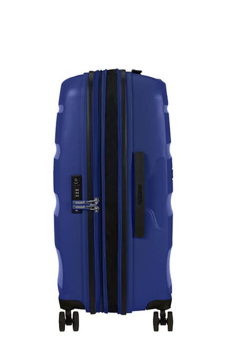 Objem kufru lze snadno navýšit až na 73 litrů s použitím integrovaného expandéru. AMERICAN TOURISTER, OBJEM KUFRU LZE SNADNO NAVÝŠIT AŽ NA 73 LITRŮ S POUŽITÍM INTEGROVANÉHO EXPANDÉRU. - SKOŘEPINOVÉ KUFRY - CESTOVNÍ KUFRY A TAŠKY