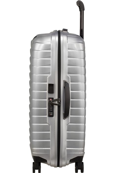 Tento kufr disponuje integrovaným TSA zámkem pro bezpečné cestování po celém světě. SAMSONITE, TENTO KUFR DISPONUJE INTEGROVANÝM TSA ZÁMKEM PRO BEZPEČNÉ CESTOVÁNÍ PO CELÉM SVĚTĚ. - SKOŘEPINOVÉ KUFRY - CESTOVNÍ KUFRY A TAŠKY