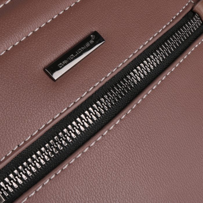Vyrobená je zo syntetickej kože. DAVID JONES PARIS, VYROBENÁ JE ZO SYNTETICKEJ KOŽE. - CROSSBODY KABELKY - KABELKY