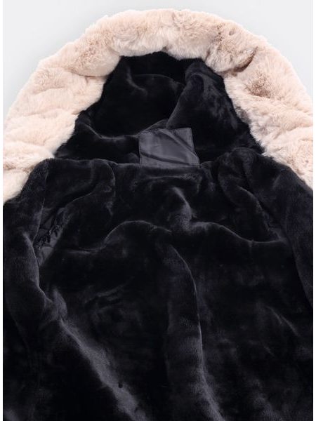 Dámská zimní bunda černá s bílou kožešinou
