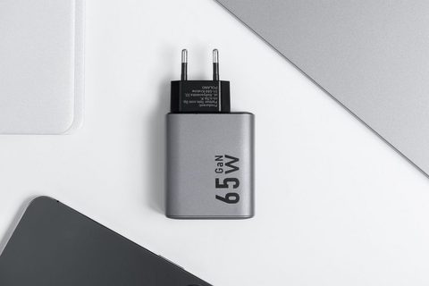 Cestovní nabíječka Forcell F-Energy s 2x USB C a USB A zásuvkami - 4A 65W s funkcí PD a Quick Charge 4.0