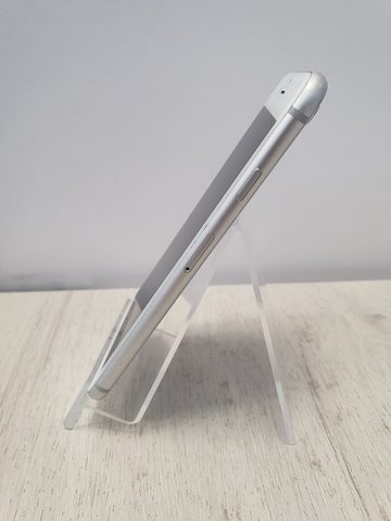 Apple iPhone 8 128GB bílý - použitý (B-)
