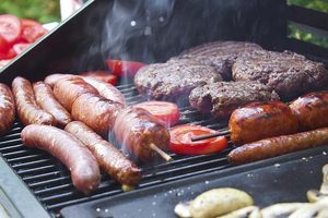 Letní pomocník k nezaplacení: Výhody vaření na plynovém grilu