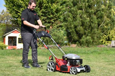 Mulčování trávníku: co to je a jak na to?