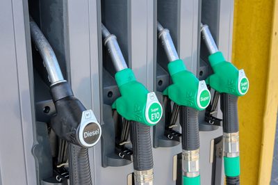 Benzin E10 od ledna 2024: Co to může znamenat pro starší motory?