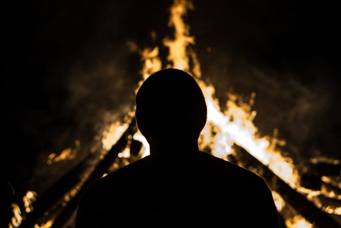 Filipojakubská noc a pálení čarodějnic: Historie a tradice