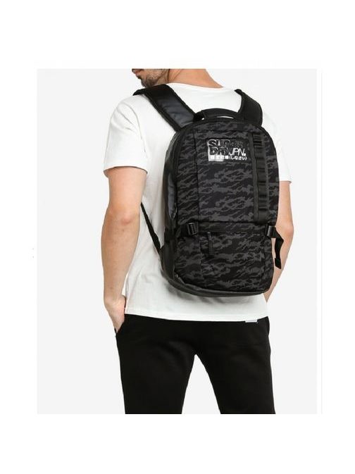 Nahrbtnik z army vzorcem Superdry Neo Slimline