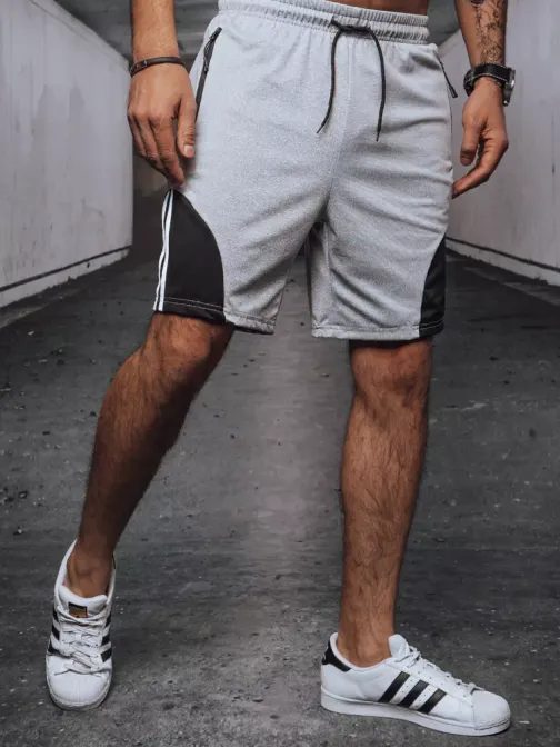 Trendovske kratke hlače v svetlo sivi barvi
