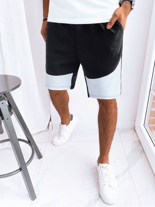 Dvobarvne kratke hlače v črno beli barvi