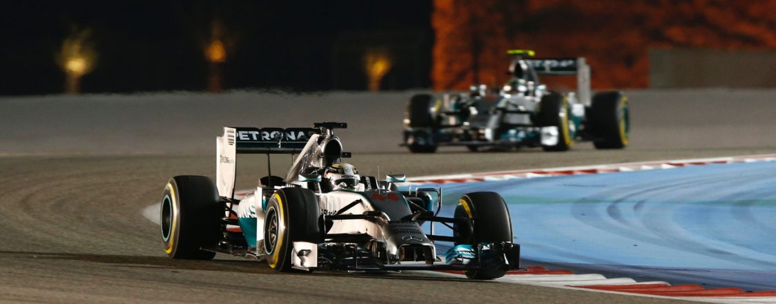Mercedes-AMG Petronas Motorsport - 2014 - Duel In the Desert | Collector's Edition