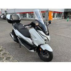Honda Forza 300