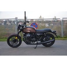 Moto Guzzi V7 III Nigh Pack