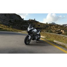 BMW F 900 XR - Light white