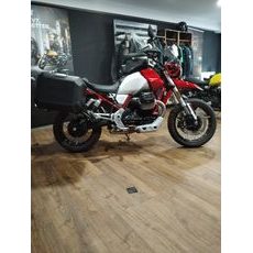 Moto Guzzi V85 TT Evocative Graphics Rosso Uluru MY22