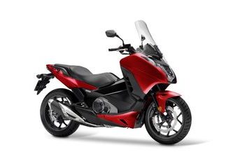 Honda Integra candy chromosphere red