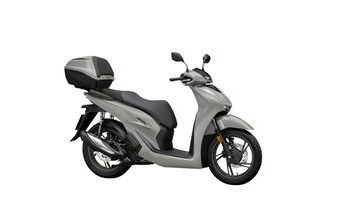 Honda SH150 - šedá 2024