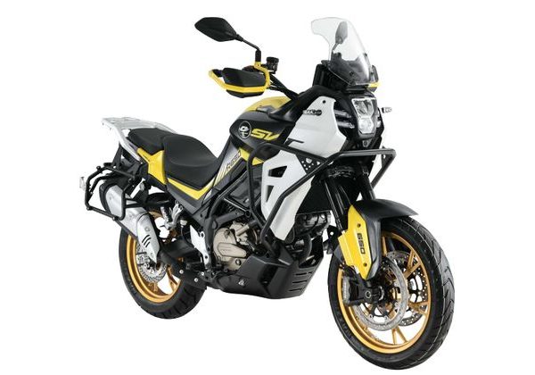 QJMOTOR SVT 650X BÍLO - ŽLUTÁ