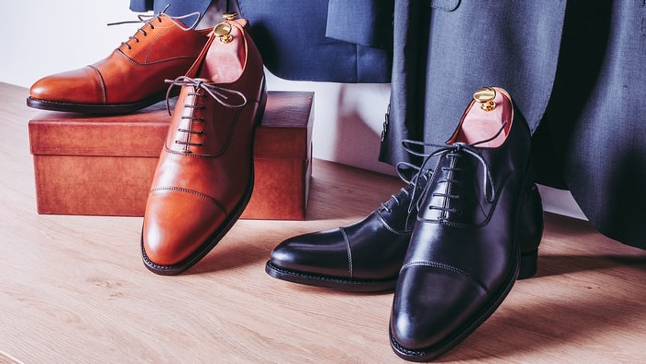 How to match the colour of suit and shoes