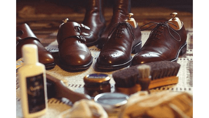 How to choose the right products to care for leather shoes
