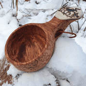 HIRVI KUKSA, LAPONSKÁ NÁDOBKA - DOBOVÉ STOLOVÁNÍ, LŽIČKY