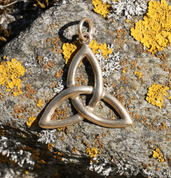 TRIQUETRA, KELTSKÝ PŘÍVĚŠEK, BRONZ - PŘÍVĚŠKY, NÁHRDELNÍKY