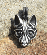 VLK FENRIR, VIKINSKÝ VÝTVARNÝ STYL, POSTŘÍBŘENÝ AMULET - VIKINGSKÉ AMULETY